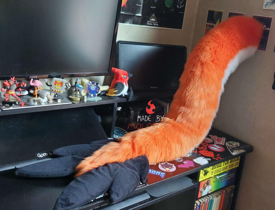 A long orange tail.