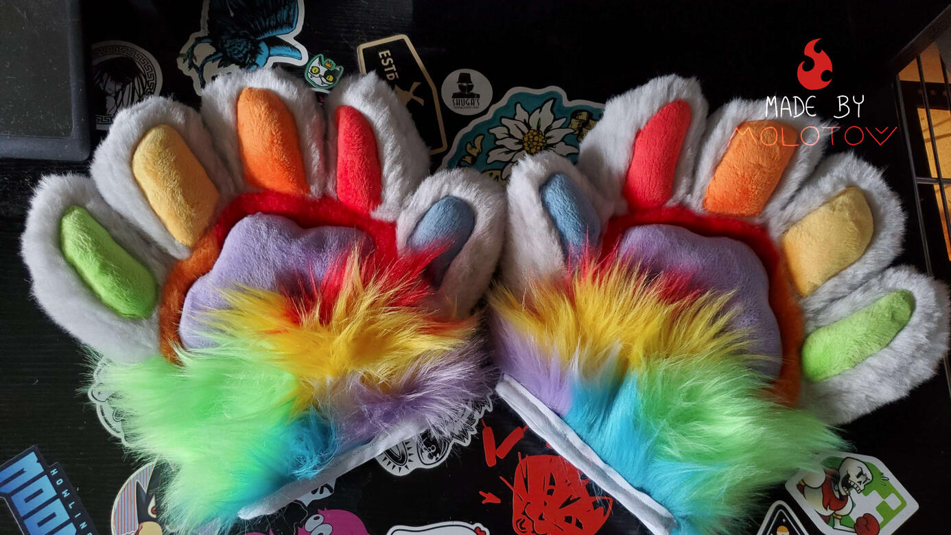 quartz2 The rainbow colored hand paws of Quartz.