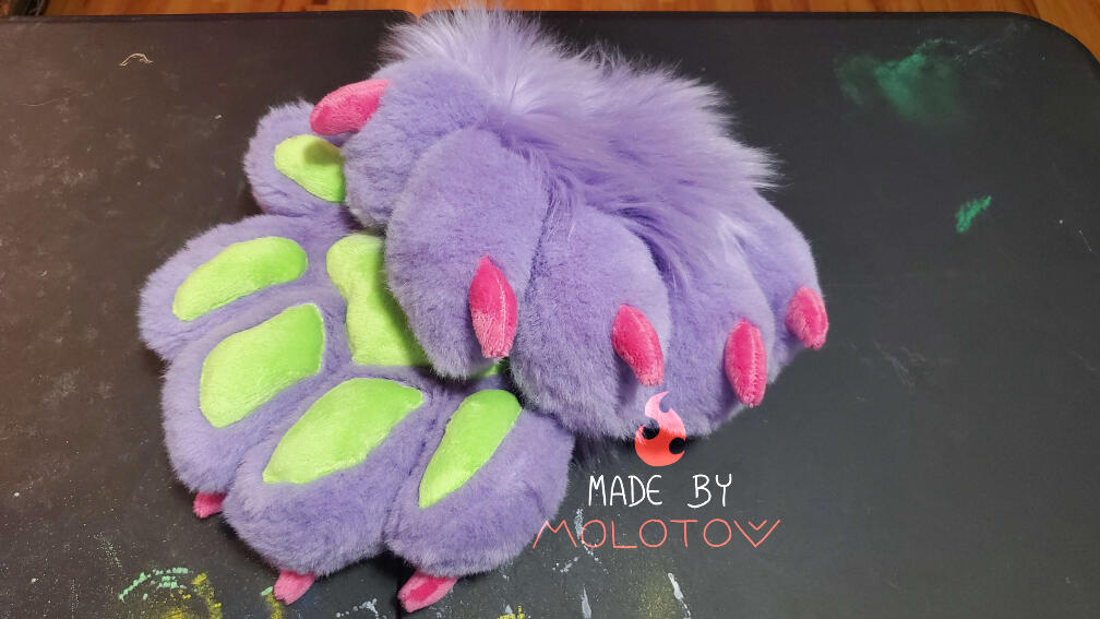 Paws1 A set of paws.