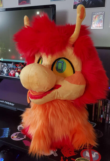 squibz2 Squibz the caterpillar's head. His adjustable eyelids have been removed for this photo.