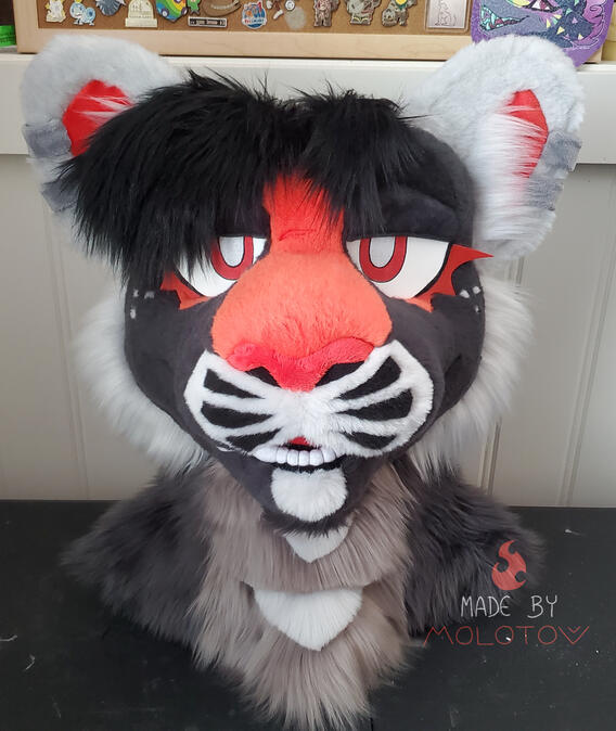 Another image of Axiom's head.